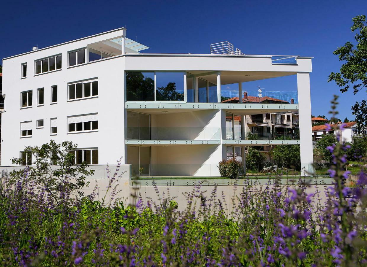Modern Apartment Near The Sea Ičići Exterior foto